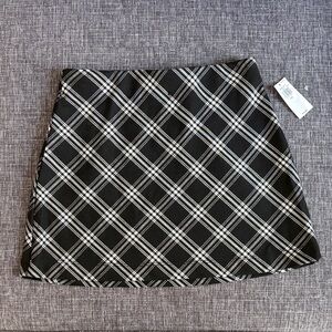 NWT Plaid Black and White Girl’s Skirt Size M
